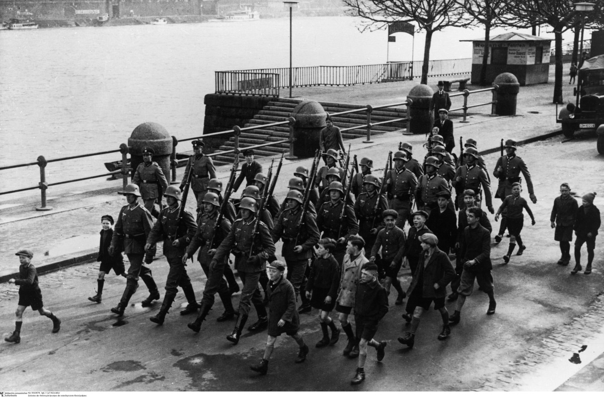 Ремилитаризация что это такое. Ремилитаризация Рейнской области 1936. Ремилитаризация Рейнской области фото. Рейнская демилитаризованная зона 1936. Рейнланд 1936.