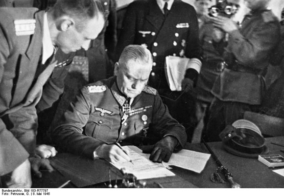 Generalfeldmarschall Wilhelm Keitel Unterzeichnet Die